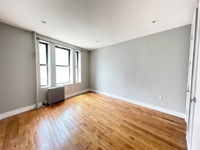 Building Photo - 56 Fort Washington Ave