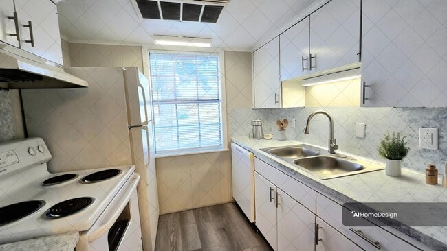 Building Photo - Timbers Apartments