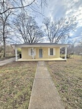 Building Photo - 314 8th Ave NW