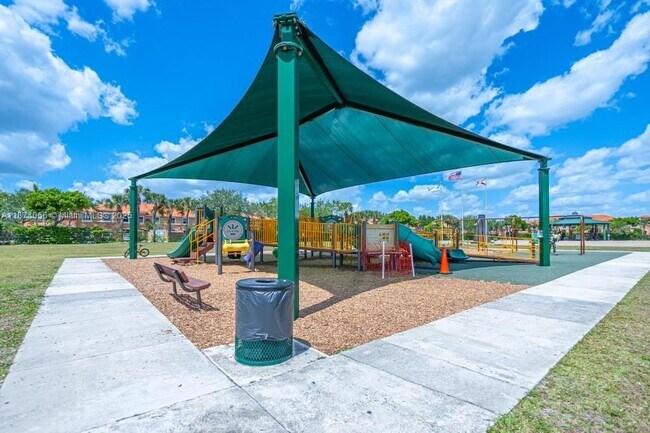 Foto del edificio - 784 SW 106th Ave