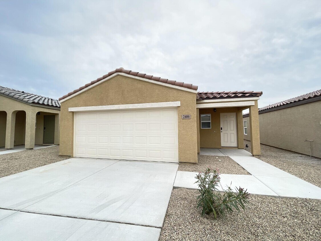 Primary Photo - BHCRENT.COM 3 bed 2 bath 2 car garage, gat...