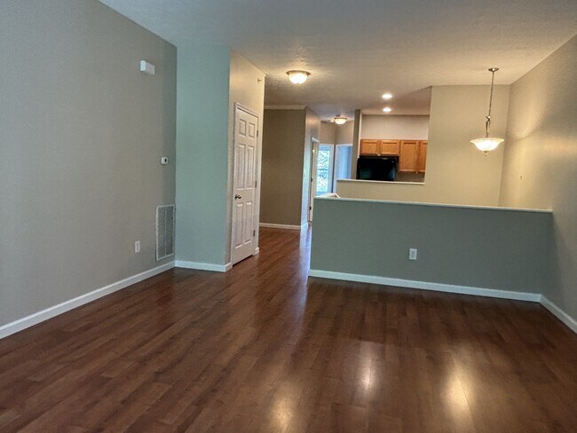 Foto del edificio - 1054 Reserve Way