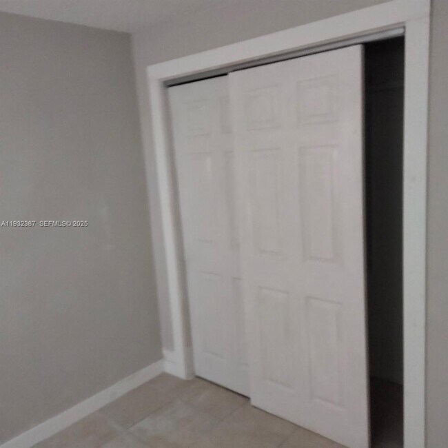 Foto del edificio - 405 SW 13th Pl