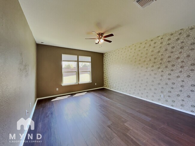 Foto del edificio - 3040 Freeman Park Dr