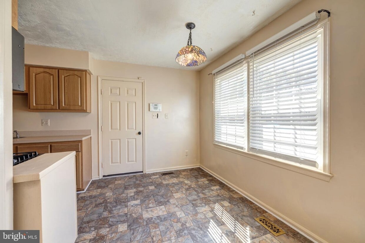 14510 William Carr Ln, Centreville, VA 20120 House Rental in