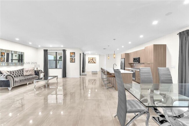 Foto del edificio - 10250 NW 76th Terrace