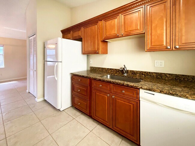 Building Photo - 2BD/2BA Single Family Home In West Palm Beach