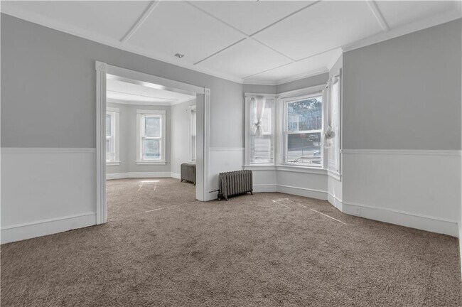 Foto del edificio - 244 Paradis Ave