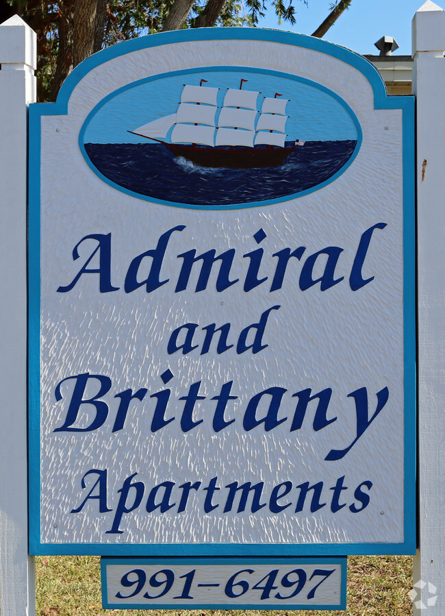 Foto del edificio - Admiral Brittany Apartments