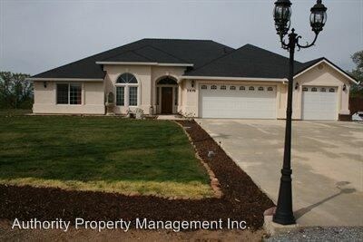 Primary Photo - 4 br, 3 bath House - 3870 Westridge Rd
