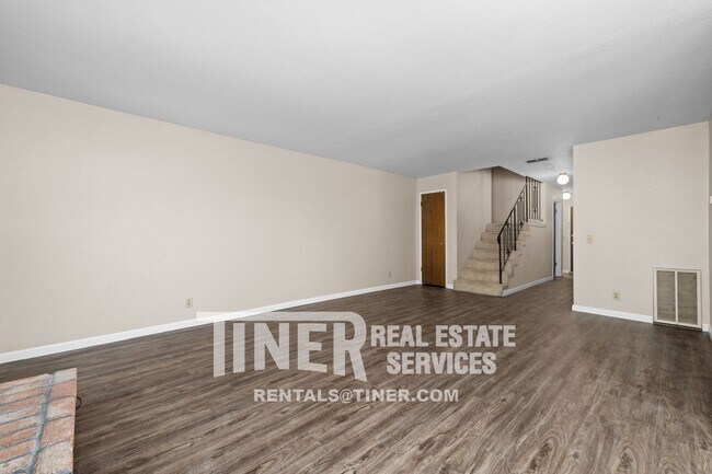 Building Photo - East Sacramento 3 Bedroom Duplex