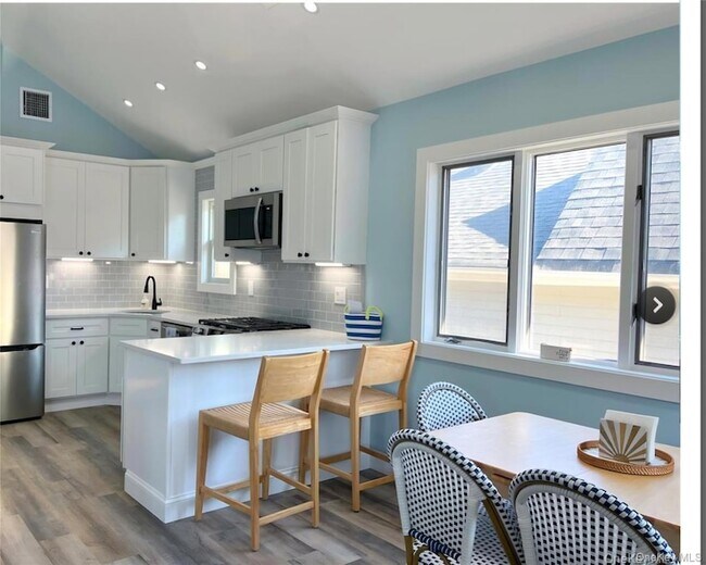 Foto del edificio - 44 Oswego Ave