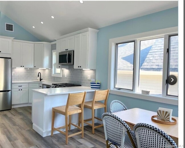 Photo - 44 Oswego Ave House