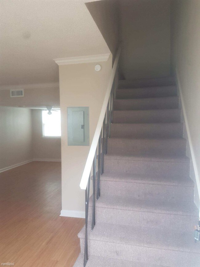 Foto del edificio - 1 br, 1 bath  - 505 E Alexander Ln  Apartment