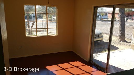 Building Photo - 207 E Fairground Dr