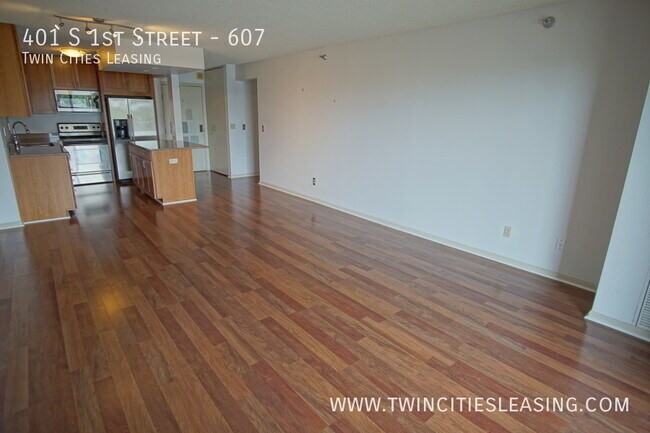 Building Photo - Spectacular Condo overlooking the Stone Ar...