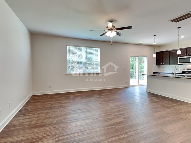Foto del edificio - 3209 Brierhill Rd