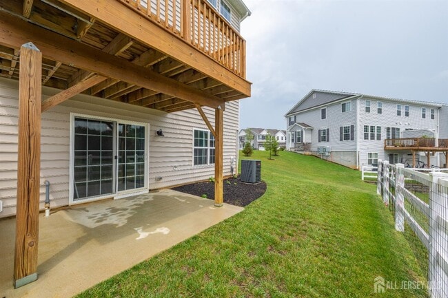 Foto del edificio - 601 Charleston Dr