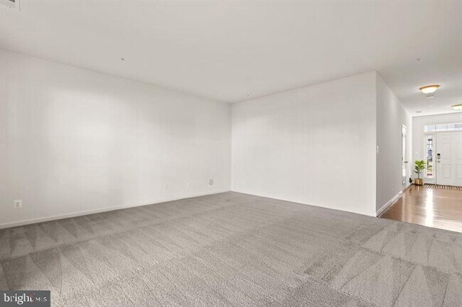 Foto del edificio - 7808 Taggart Ct