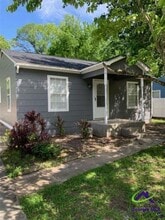 Building Photo - 716 Cornelia Dr
