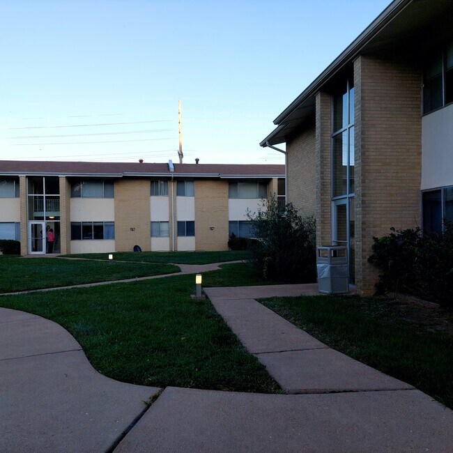 146 Clarkson Rd Unit 13, Ellisville, MO 63011 Apartments in