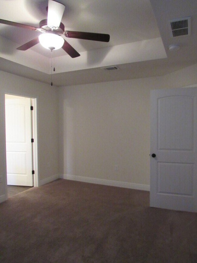Building Photo - Beautiful home in Lost Creek.