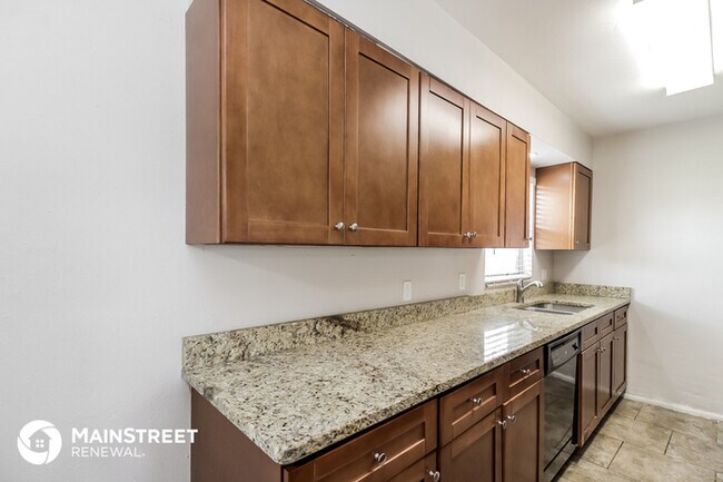 Foto del edificio - 2920 Woodland Dr