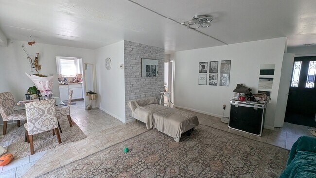 Foto del edificio - Log College - affordable 2-bedroom apartme...