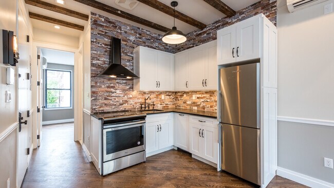 Foto del edificio - 77 Graham Ave