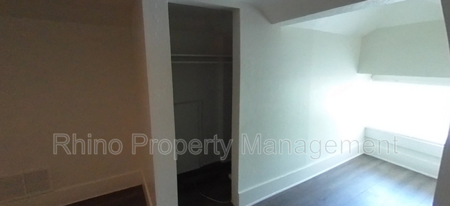 Building Photo - 3034 Porter Ave