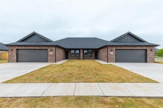 Building Photo - 8009 Sawdust Trl