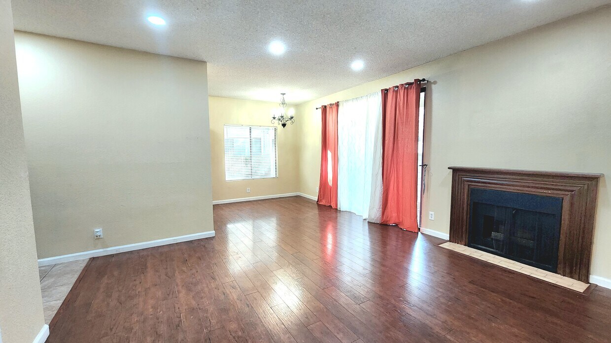 Living room with dinning - 3454 Bridgewood Ter