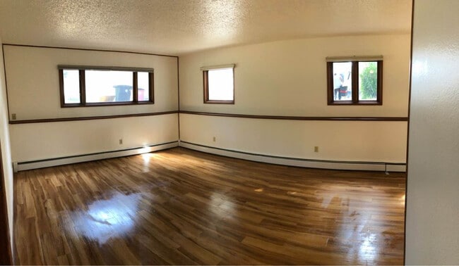 Building Photo - 1821 Northwestern Ave