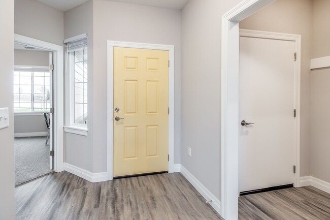 Foto del edificio - 55+ Community for Lease