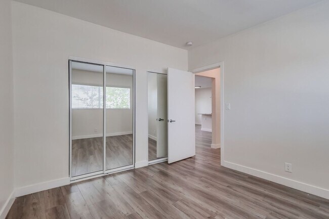 Interior Photo - 715 Marlborough Ave