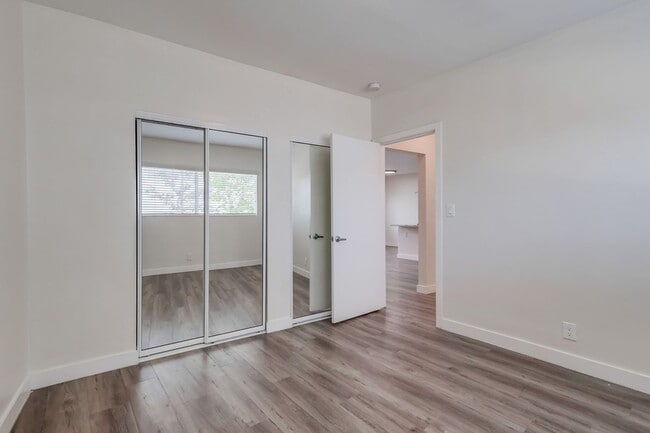 Interior Photo - 715 Marlborough Ave