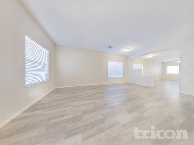 Foto del edificio - 11910 W Jackson St