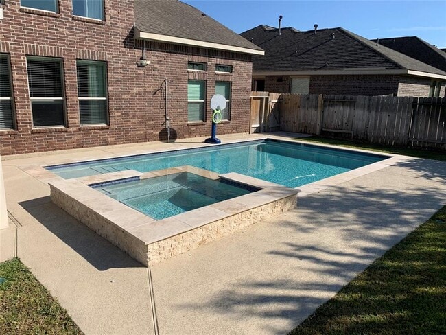 Building Photo - 25307 Hawthorne Blossom Dr