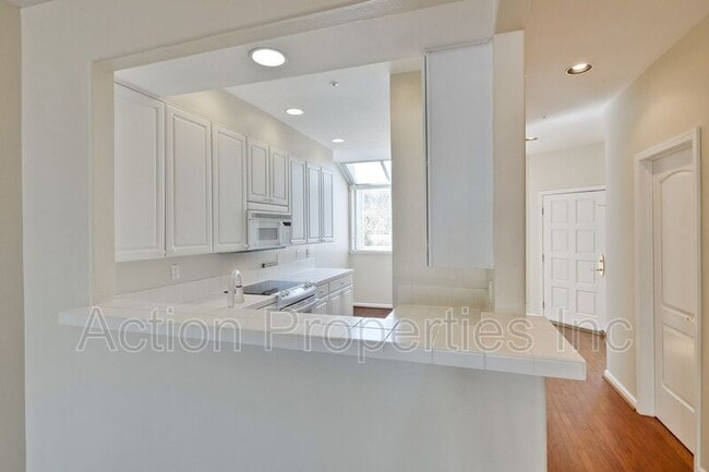 Building Photo - 2581 Park Boulevard