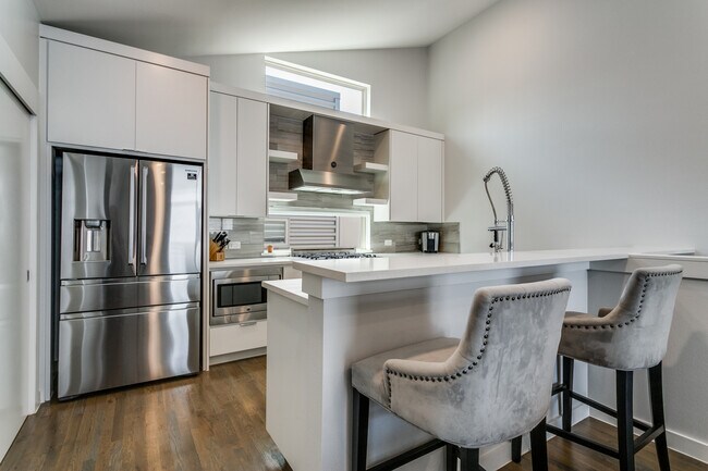 Foto del edificio - 1839 Euclid Ave