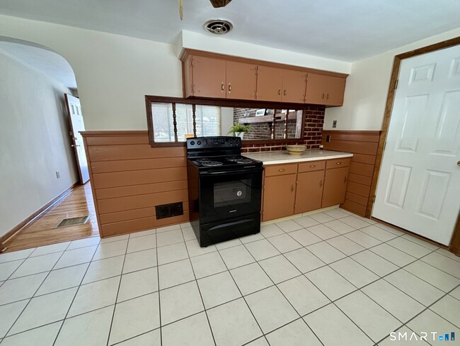 Building Photo - 148 Edgewood Dr