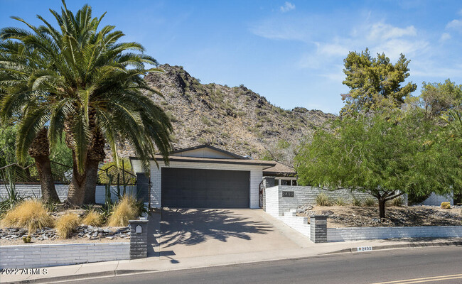 Building Photo - 2432 Piestewa Peak Dr