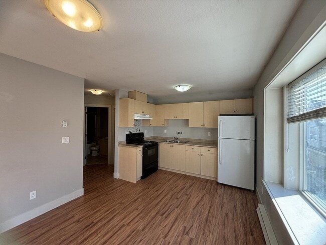 Photo du bâtiment - 6763-6192 192 St