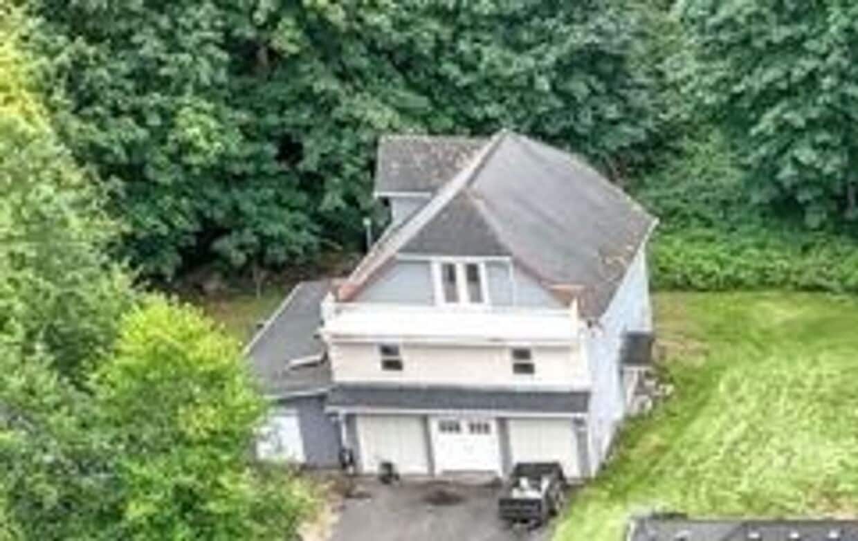 Primary Photo - East Renton near Lake Kathleen MIL home - ...