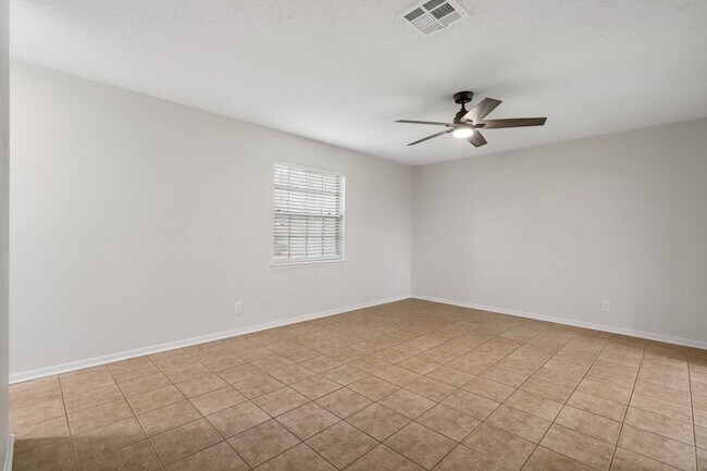 Building Photo - 16222 Barbara Ln