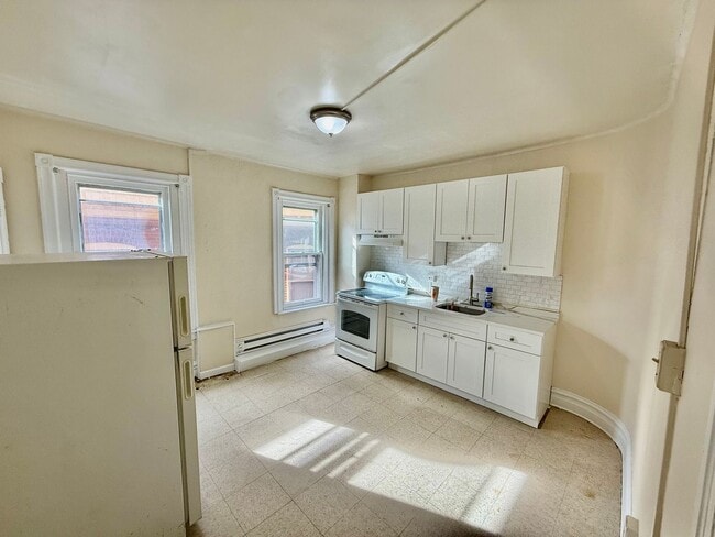 Building Photo - 43 S 13th St