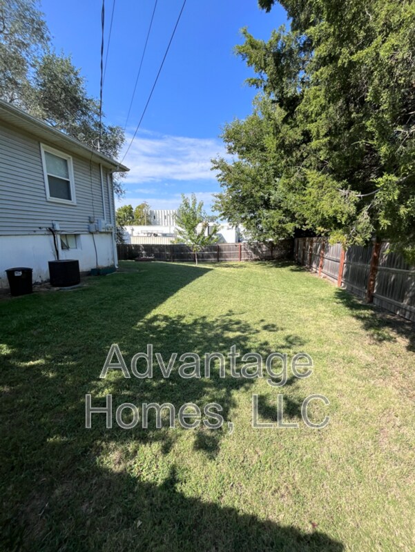 Foto del edificio - 223 N Clinton St