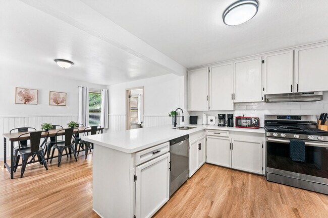 Foto del edificio - 406 Robert Dr