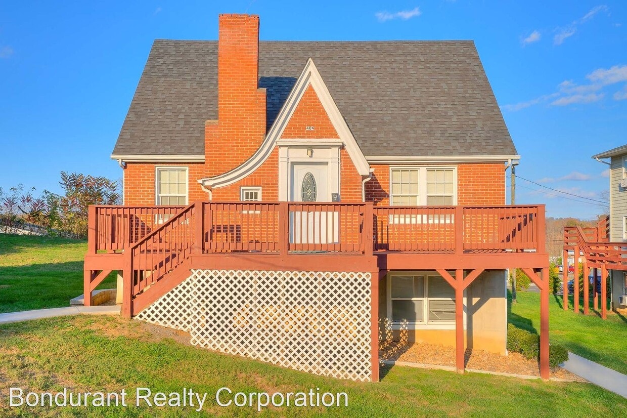 404 Downey St, Radford, VA 24141 Room for Rent in Radford, VA