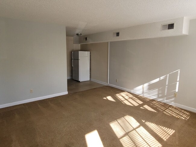 Building Photo - aralia1431 L1-L4